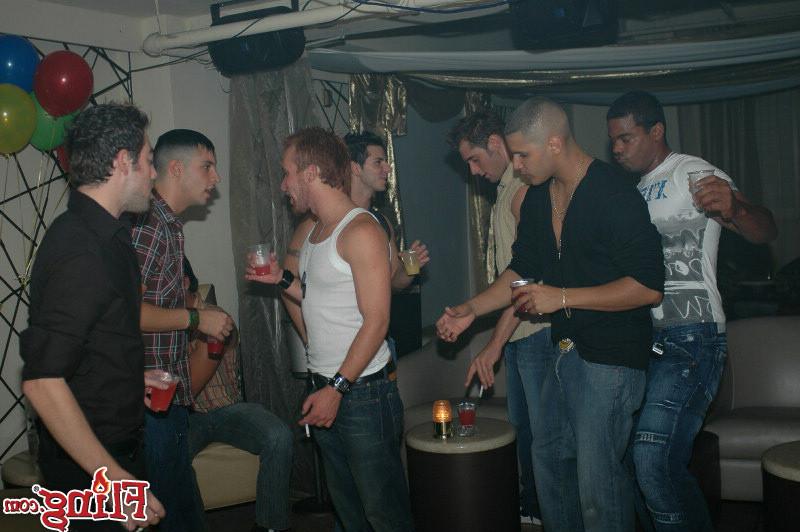 17P Big dong boys masterbate and cum on eachother in these hot fucking club pics