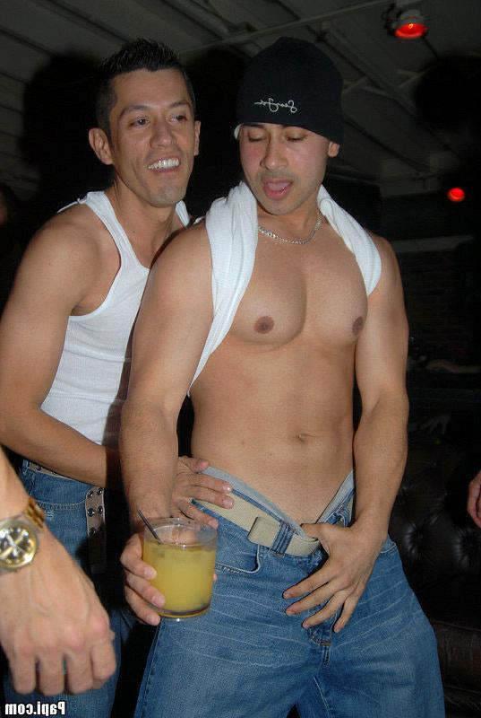 13P This papi crew gets down and outta control in these amazing club photos