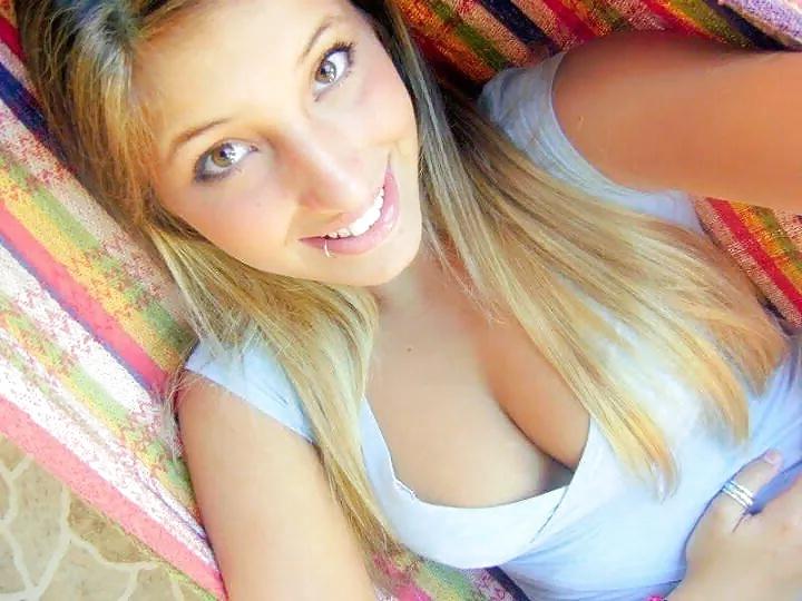 25P More Random Women Pics.  Never Co-sign!