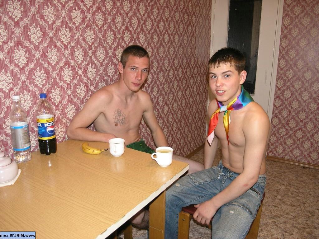 16P Welcome to the thrilling realm of first-time boyish love!