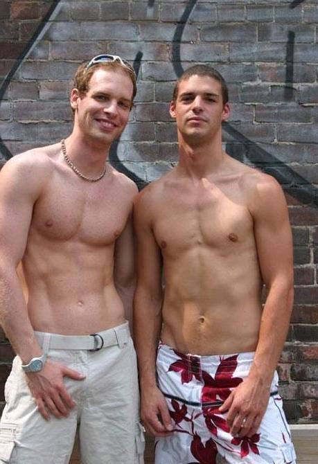 20P Two muscle dudes sucking and fucking in a fitness club office