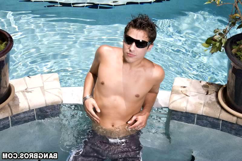 16P How about some boy on boy dick sucking action? Well Evan has that for you. This 