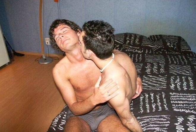 20P Amateur couple enjoy first time mutual sucking under mansard