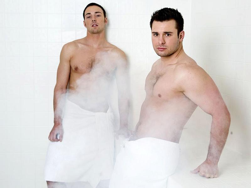15P Two muscular hunks fucking in a sauna
