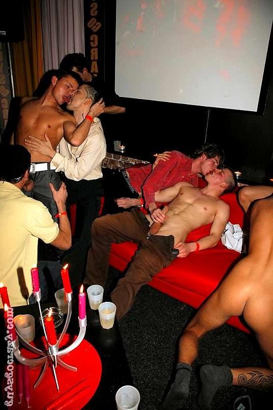 20P Bachelors massaging each others juicy buttcheeks