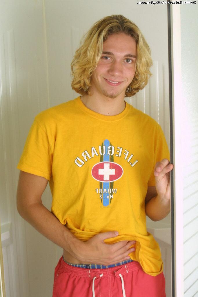 16P Blonde surfer dude wanking his lucious stiff dick