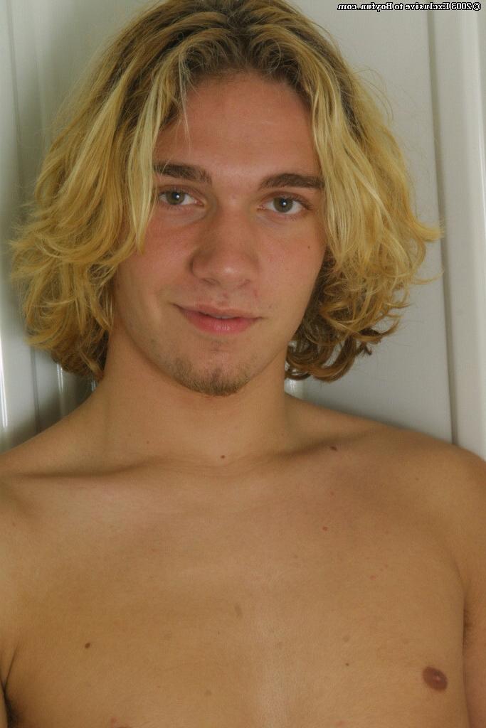 16P Blonde surfer dude wanking his lucious stiff dick