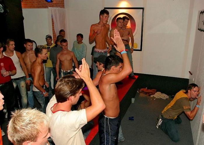 15P gay studs have a huge orgy at a nightclub