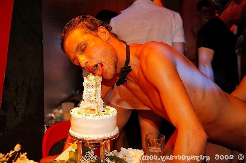 20P At his wedding the groom gets his ass poked hard