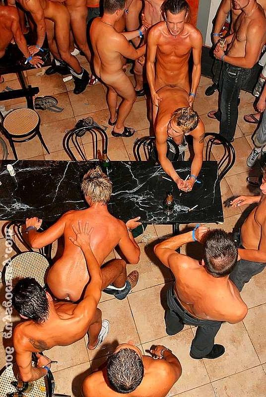20P Eager gays lay down on stage and experiencing a bukkake orgy