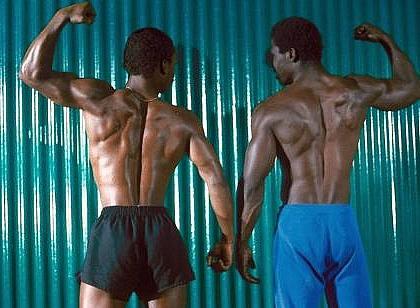 19P Big cock black couple fucking in gym