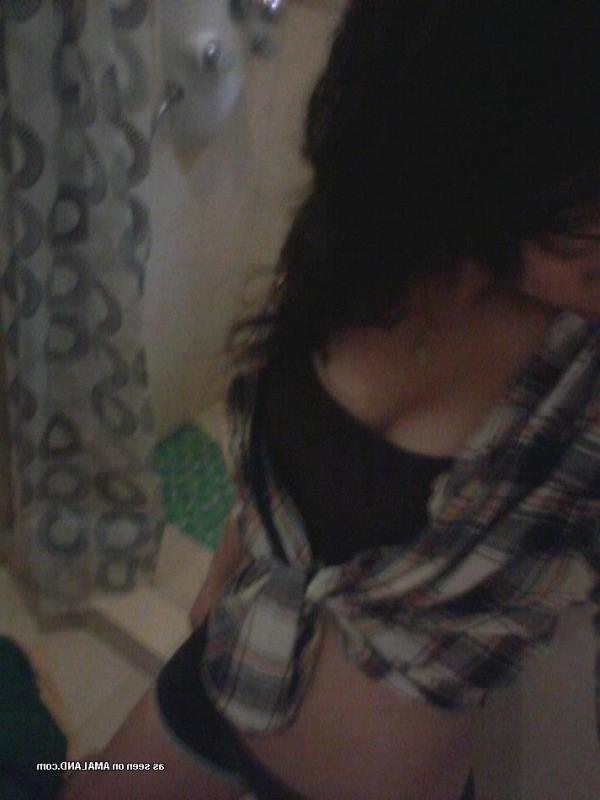 10P Tight Latina teen self-shooting and posing with friends