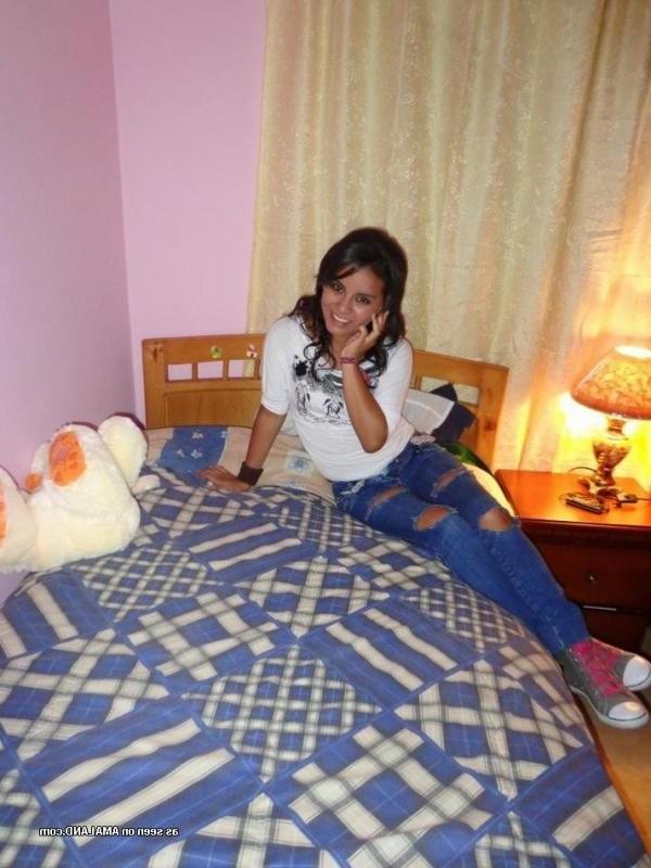 10P Tight Latina teen self-shooting and posing with friends