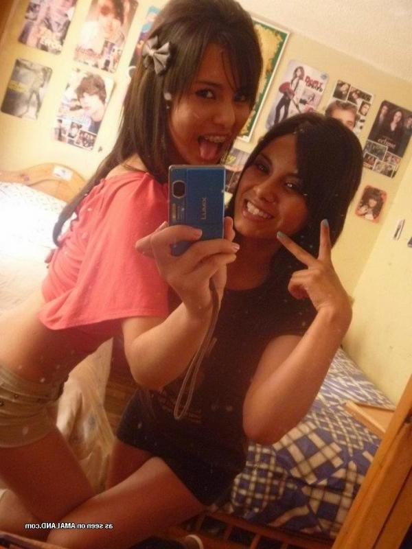10P Tight Latina teen self-shooting and posing with friends