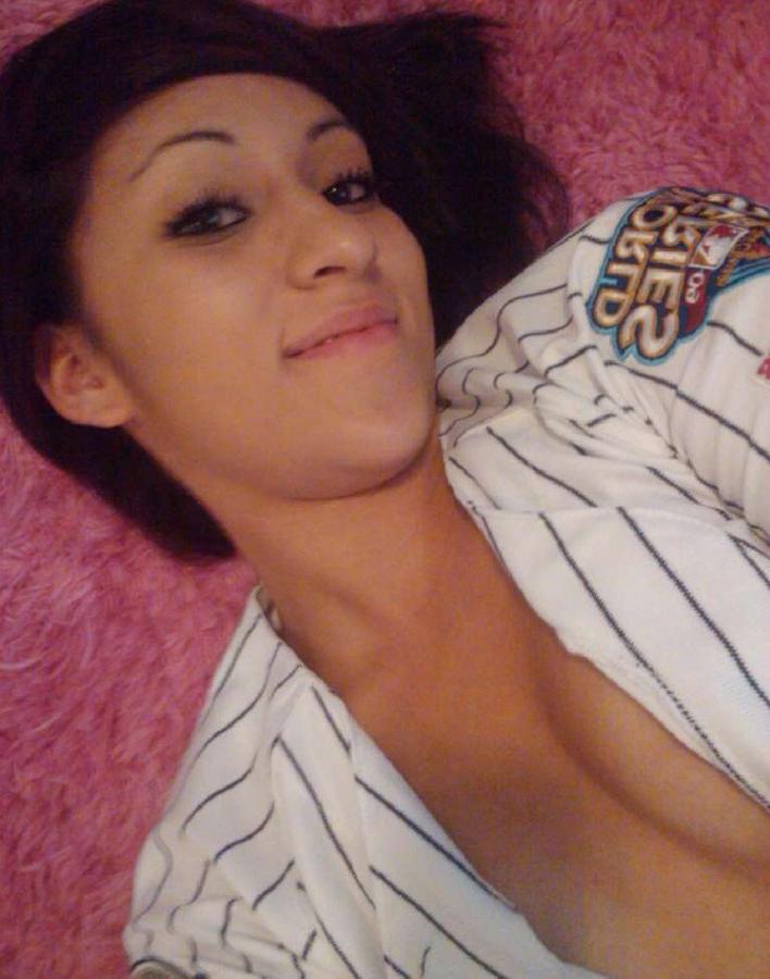 15P Horny Latina teen selfshooting and displays her naked in room