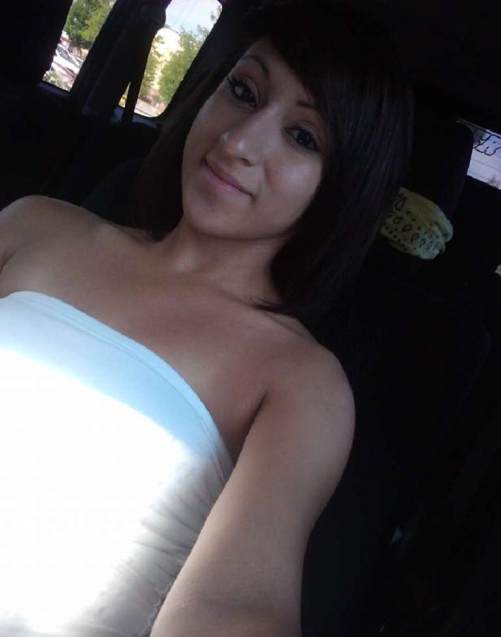 15P Horny Latina teen selfshooting and displays her naked in room
