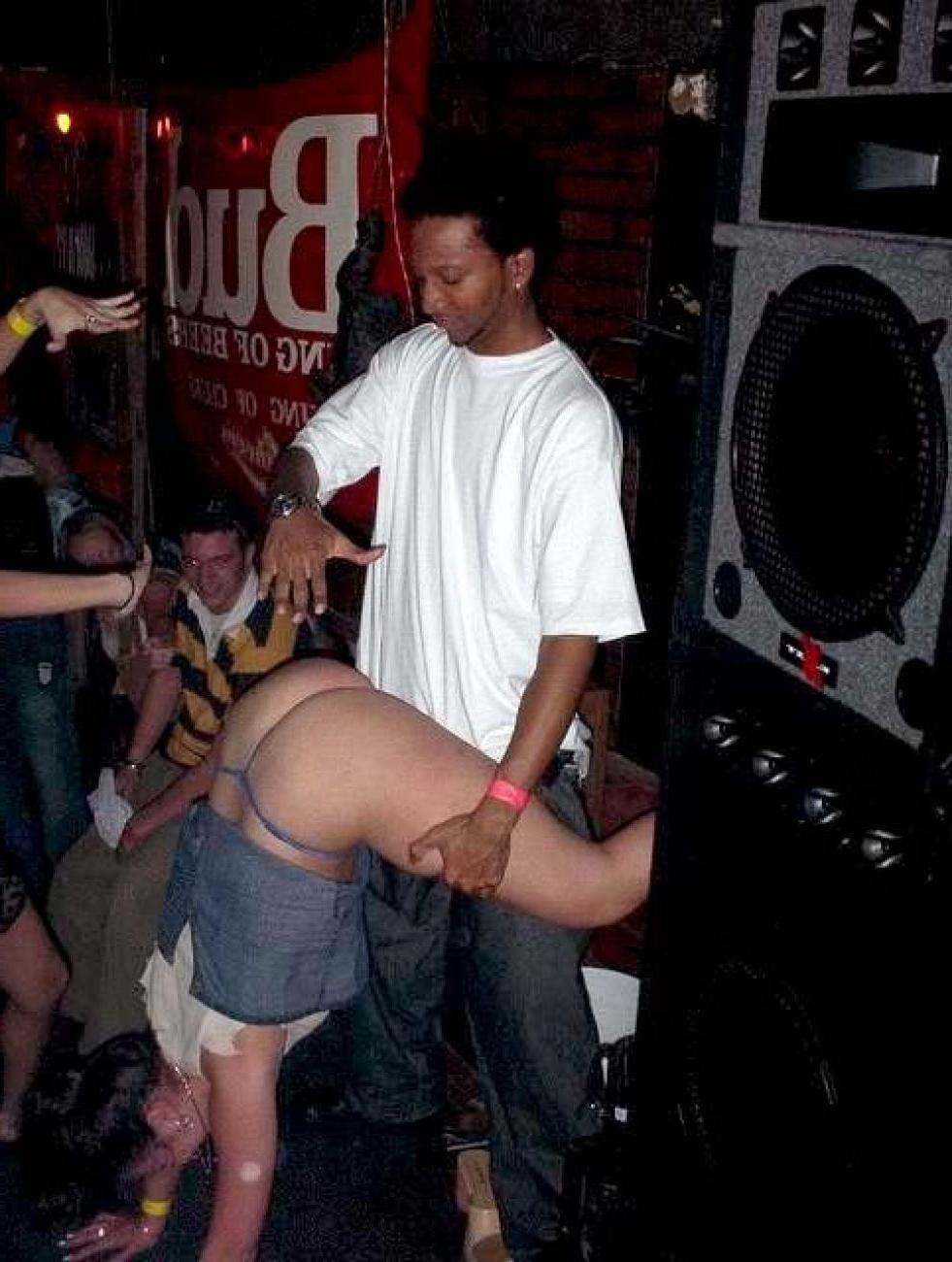 15P Drunk babes go clubbing and gets trashed