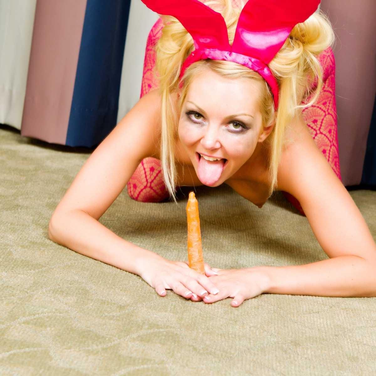 20P Aaliyah Love Bad Bunny the little carrot fucker 