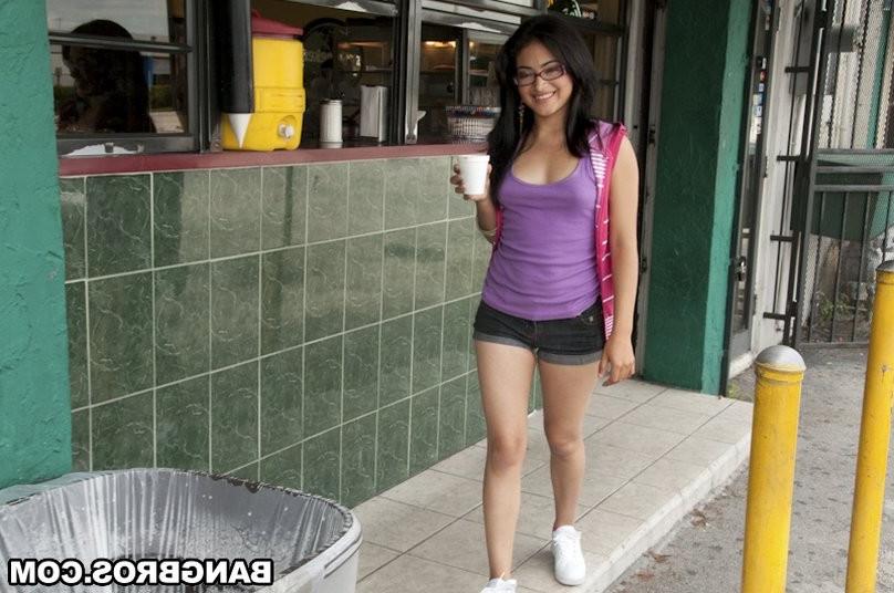 16P Cute latina Andrea Kelly picked up and fucked