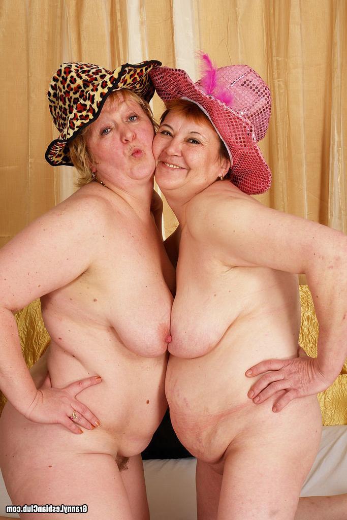 15P Chubby granny lesbians toying their pussies