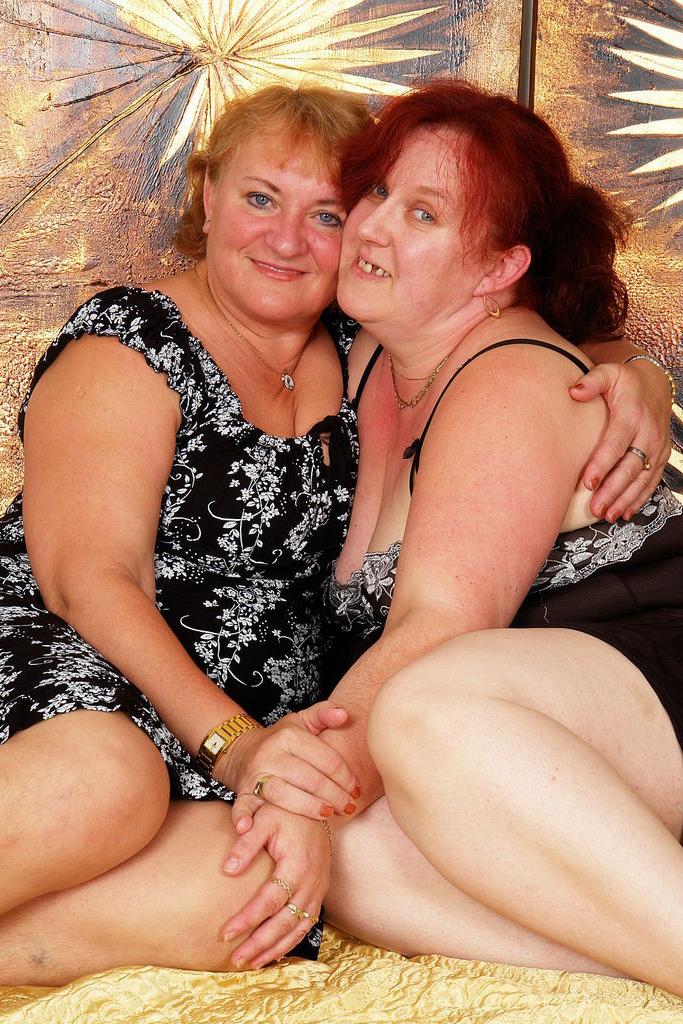 15P Busty granny ladies in stocking licking