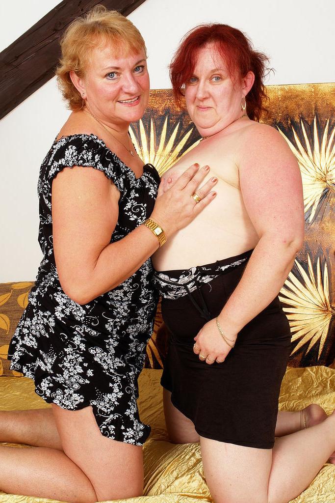 15P Busty granny ladies in stocking licking