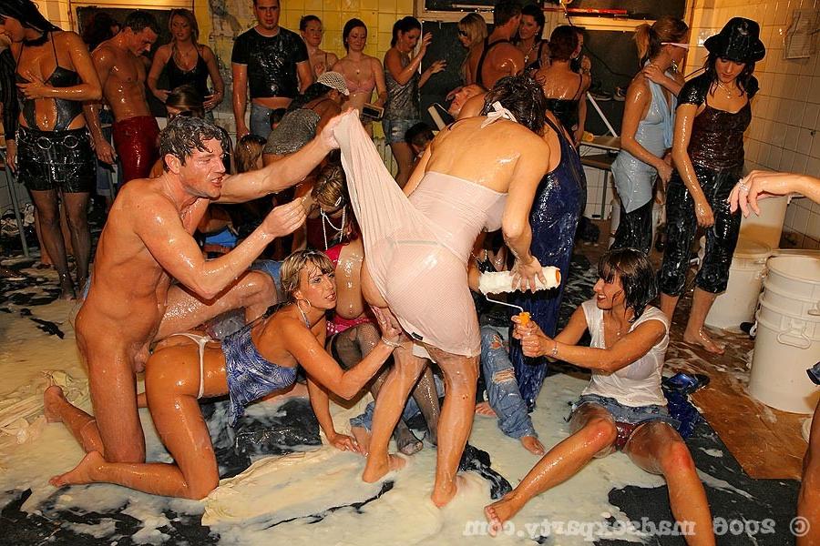 16P Wild out of control orgy where anything goes