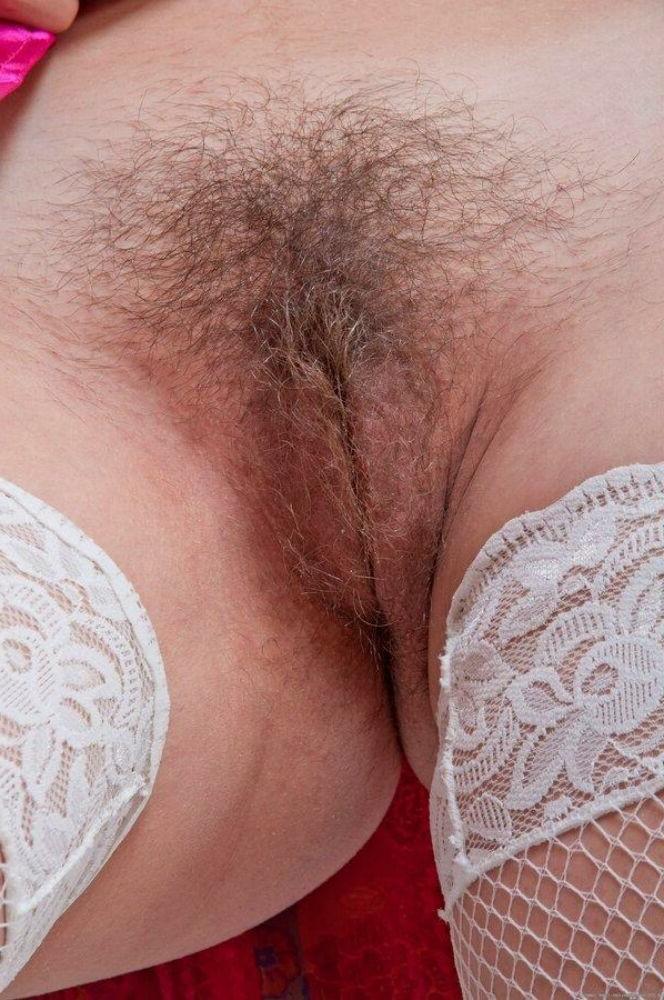 15P Hairy pussy girls posing gallery 13
