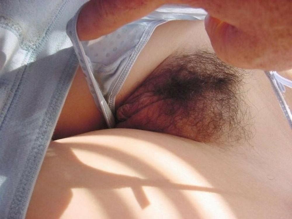 15P Hairy pussy girls posing gallery 10