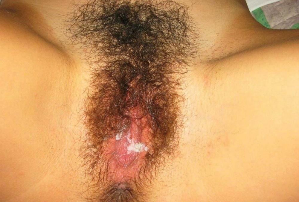 15P Hairy pussy girls posing gallery 17