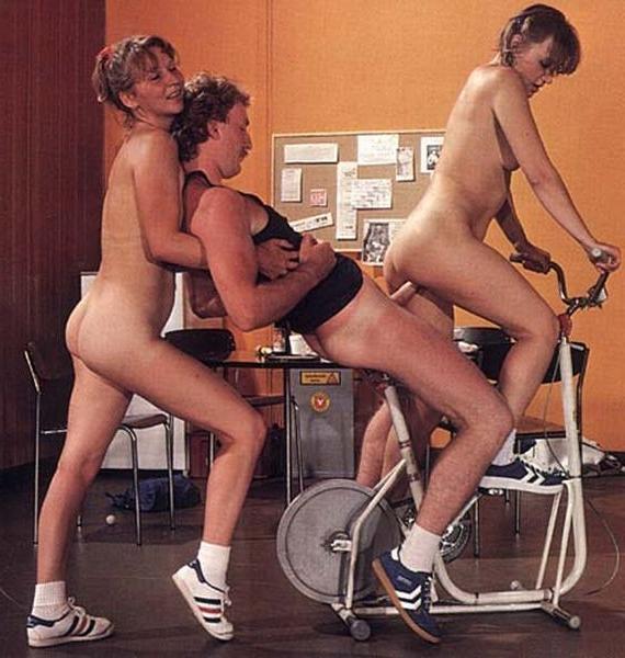 16P Two seventies girls fucked in the gym