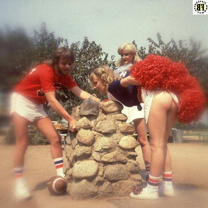 16P Assortment of old time retro porn pix