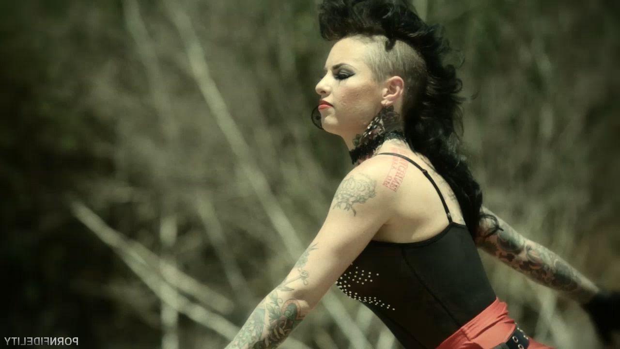 16P Christy Mack banged in an amazing orgy