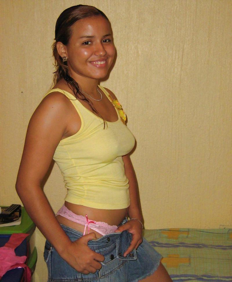 25P HOT LATINA TEEN