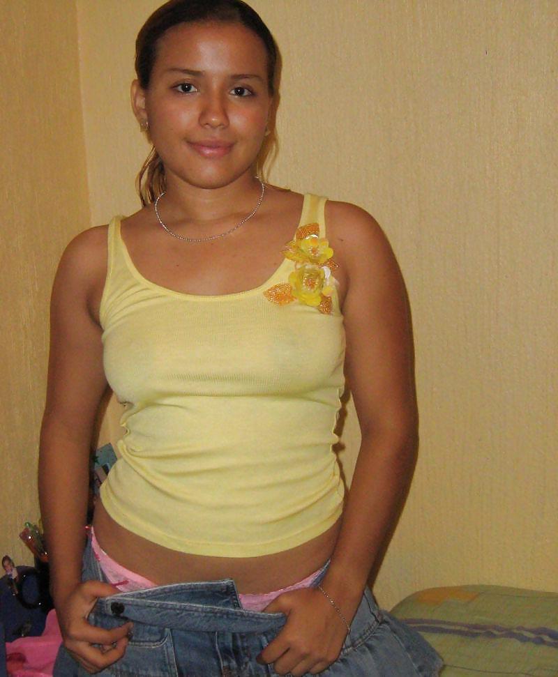 25P HOT LATINA TEEN