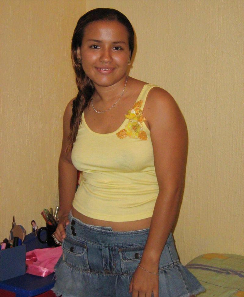 25P HOT LATINA TEEN