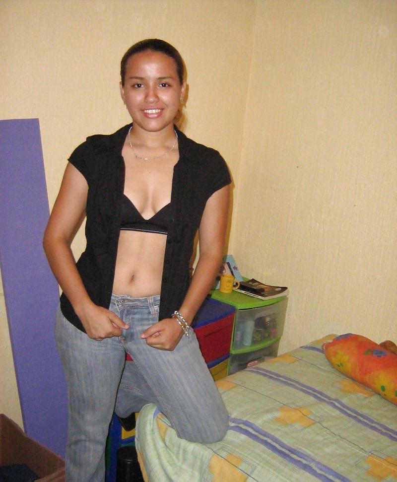 25P HOT LATINA TEEN