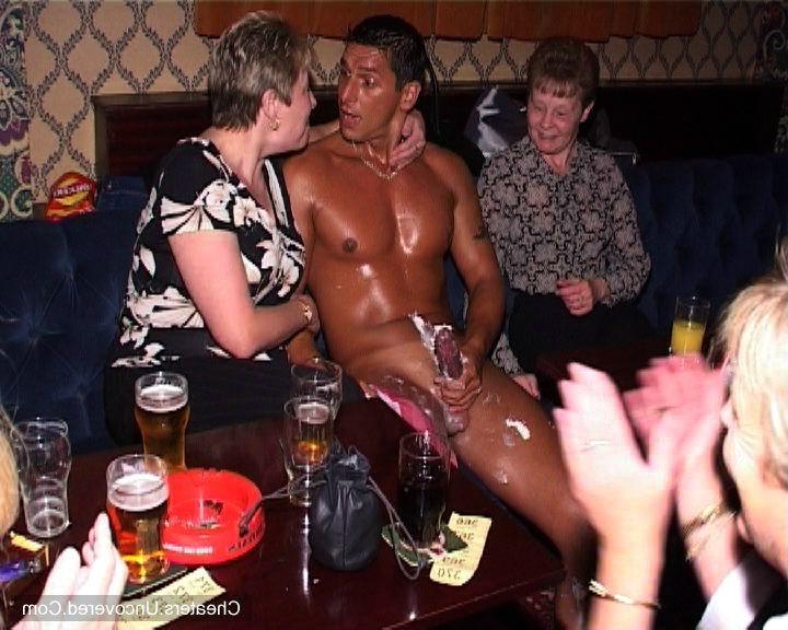 16P Wives get drunk at the strip club and suck some cock