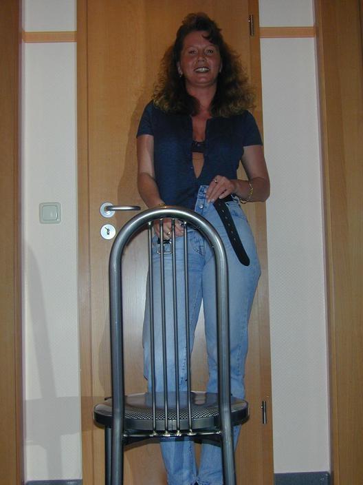 16P First Time Housewife Strips and Spreads her Legs