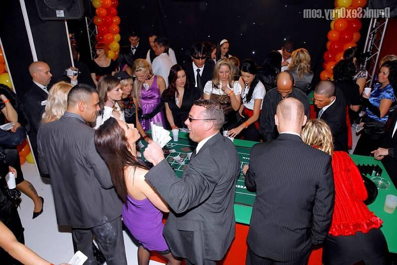 20P An orgy breaks out at casino party