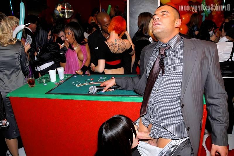 20P An orgy breaks out at casino party
