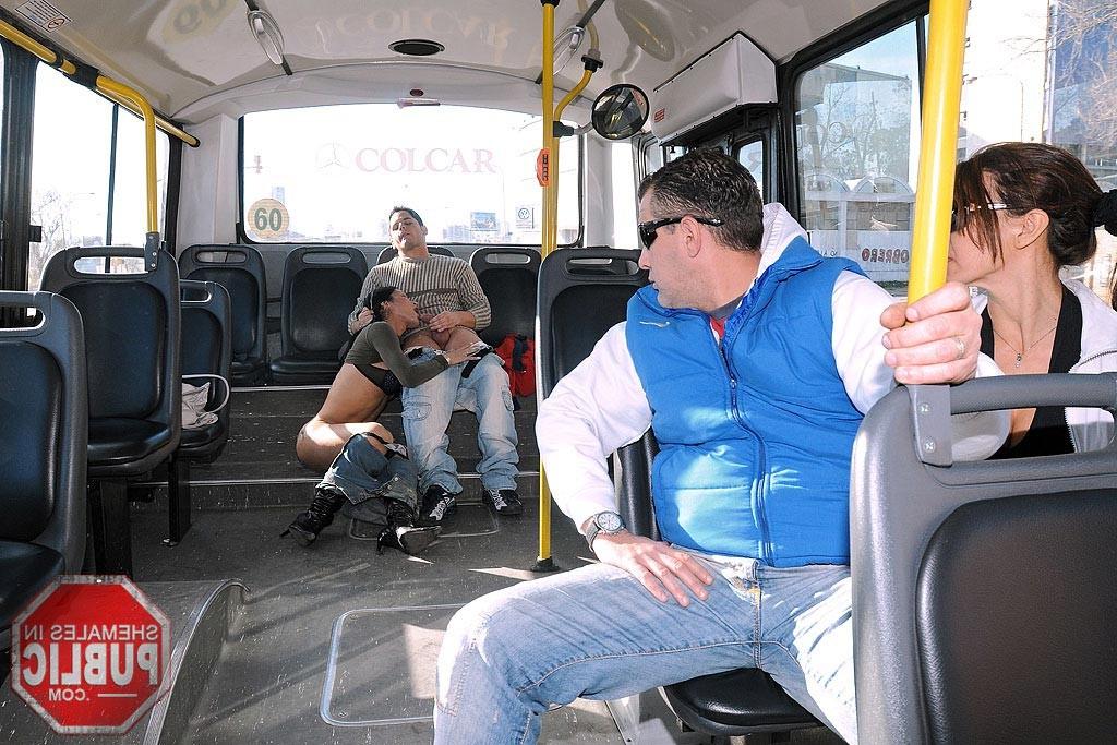 15P A bus ride really becomes something special when your getting head from a sexy s