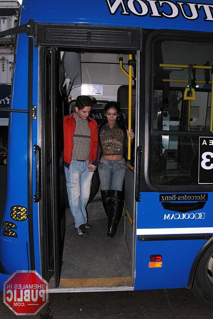 15P A bus ride really becomes something special when your getting head from a sexy s