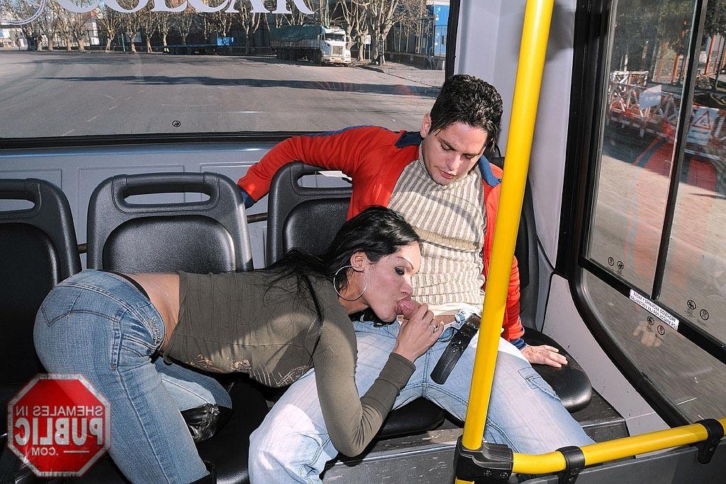15P A bus ride really becomes something special when your getting head from a sexy s