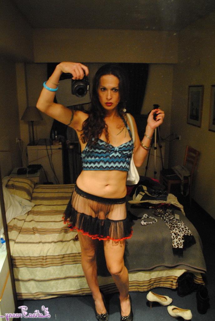 11P Latina shemale selfies