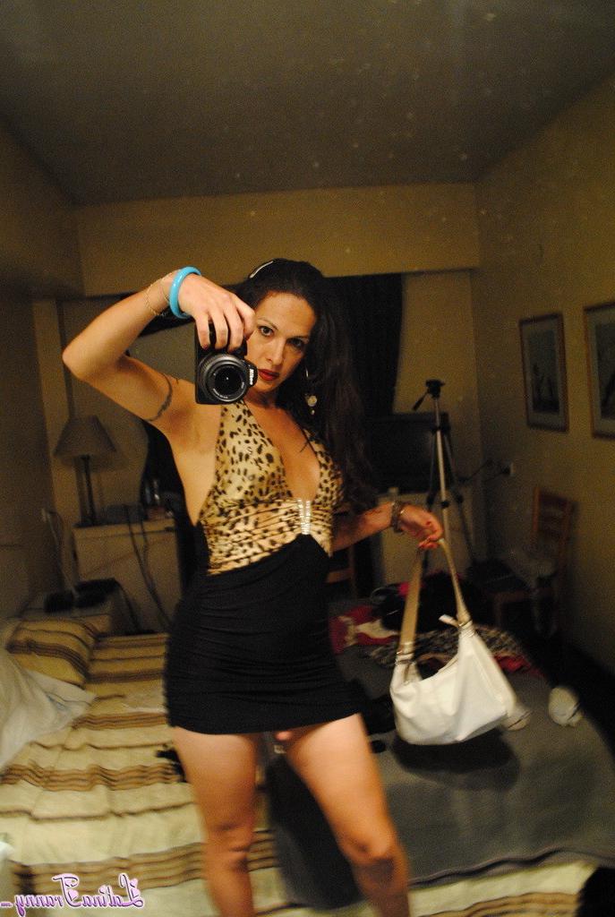 11P Latina shemale selfies