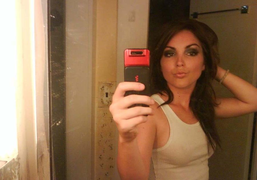 15P Petite Latina cutie's sexy selfpics