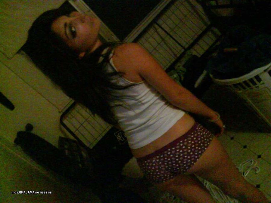 15P Petite Latina cutie's sexy selfpics