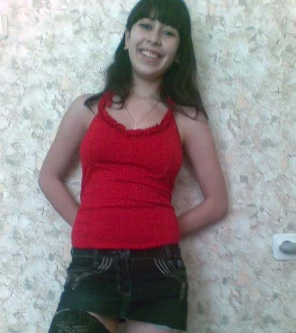 15P Amateur Latina cutie's sexy selfpics