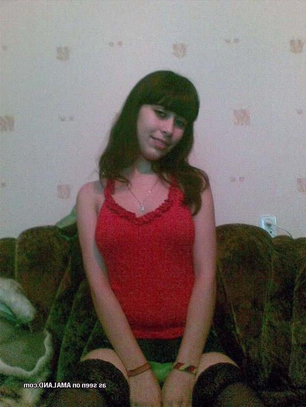 15P Amateur Latina cutie's sexy selfpics